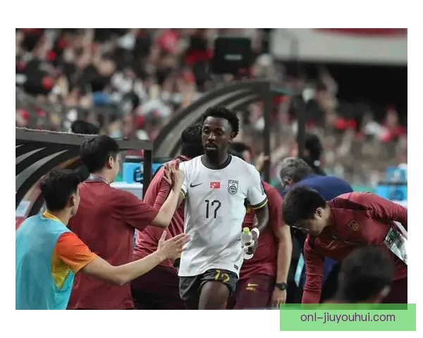 中国男足世预赛客场绝平泰国惊险晋级18强展现拼搏精神